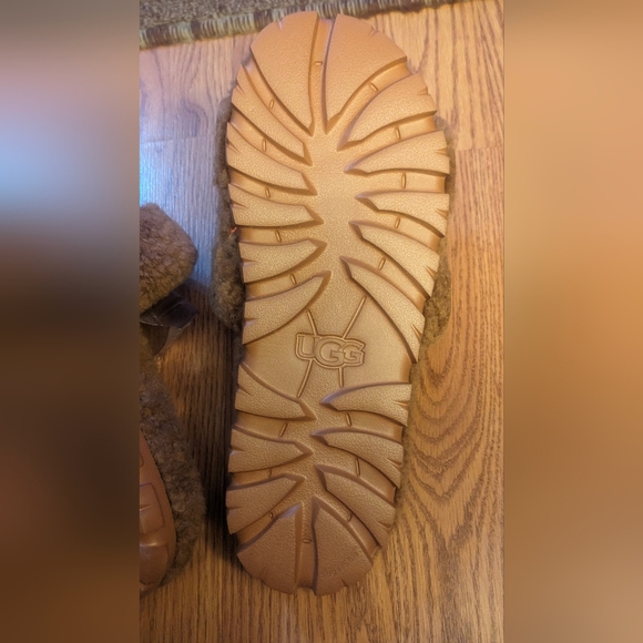 UGG Women's size 12 Cozetta Braid Embroidered Wool Slippers - Picture 15 of 16